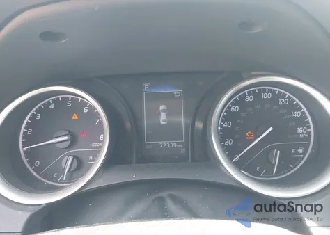 2021 Toyota Camry Le z USA, uszkodzony, nr VIN 4T1C11AK7MU608866